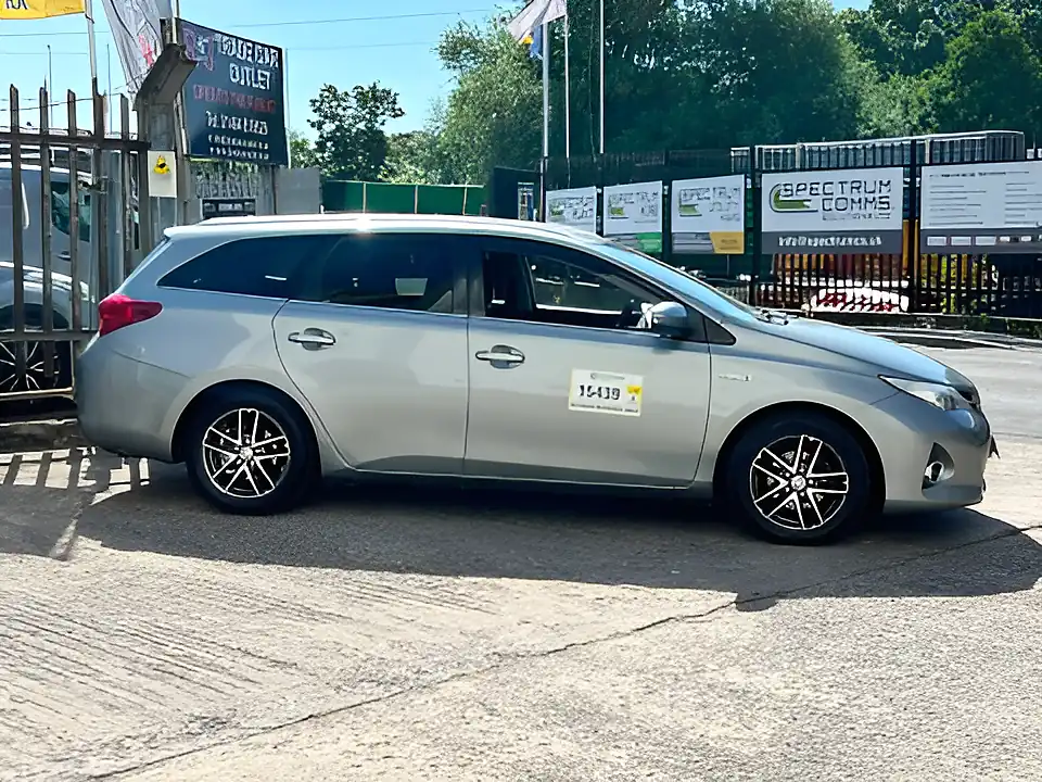 Used 2015 Toyota Auris Icon Plus Grey - Interior and Exterior details 10