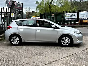 Used 2015 Toyota Auris Icon Silver - Interior and Exterior details 15