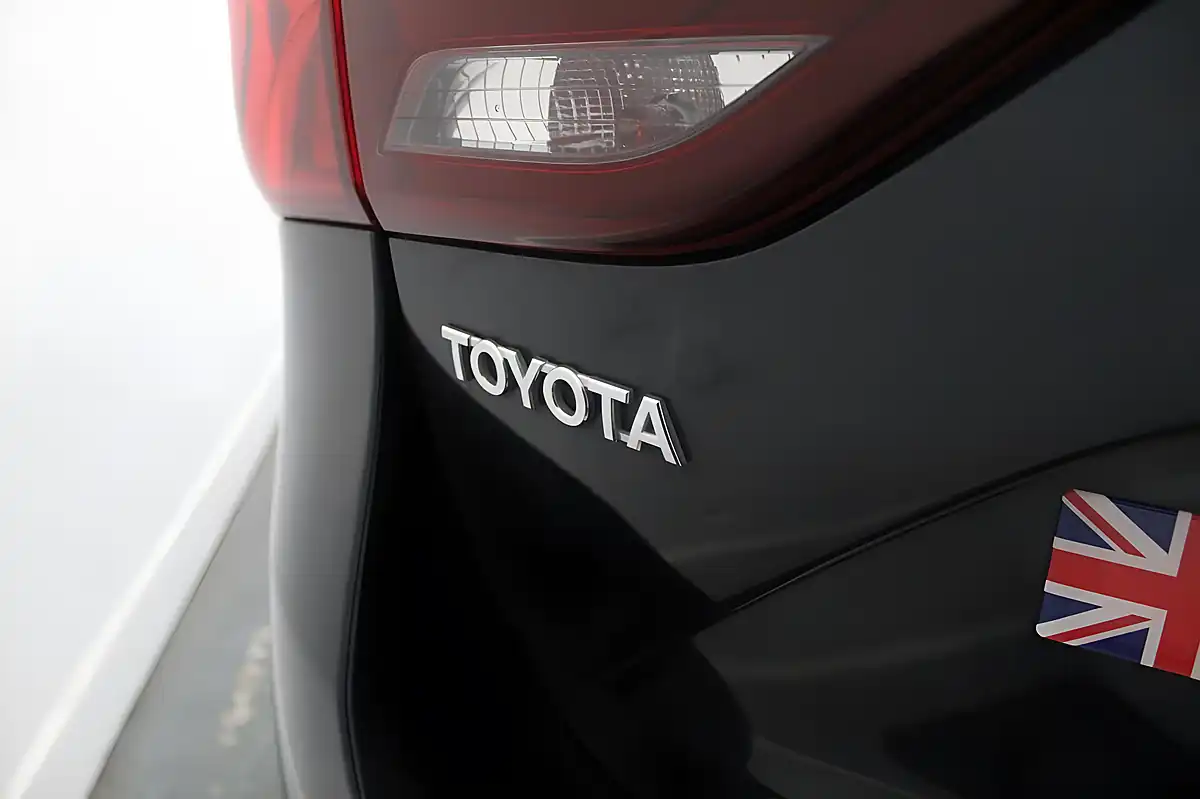 Used 2015 Toyota Avensis Excel Touring Sports Grey - Interior and Exterior details 11