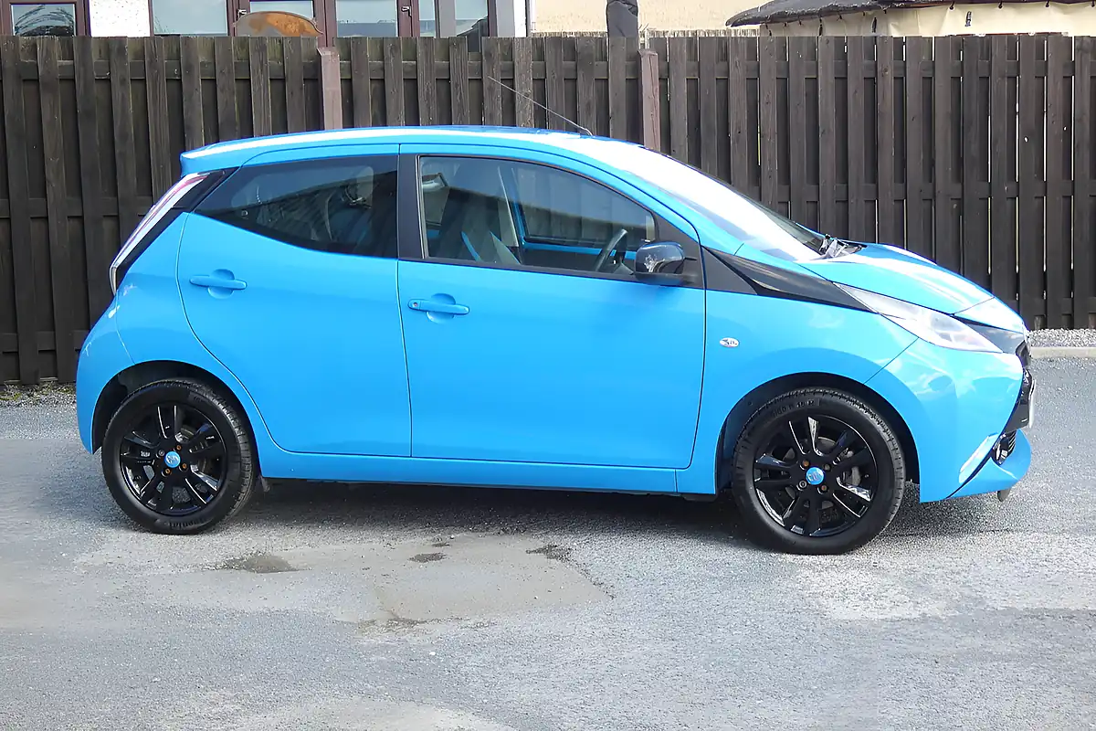 Used 2015 Toyota Aygo X-Cite 2 Blue - Interior and Exterior details 2