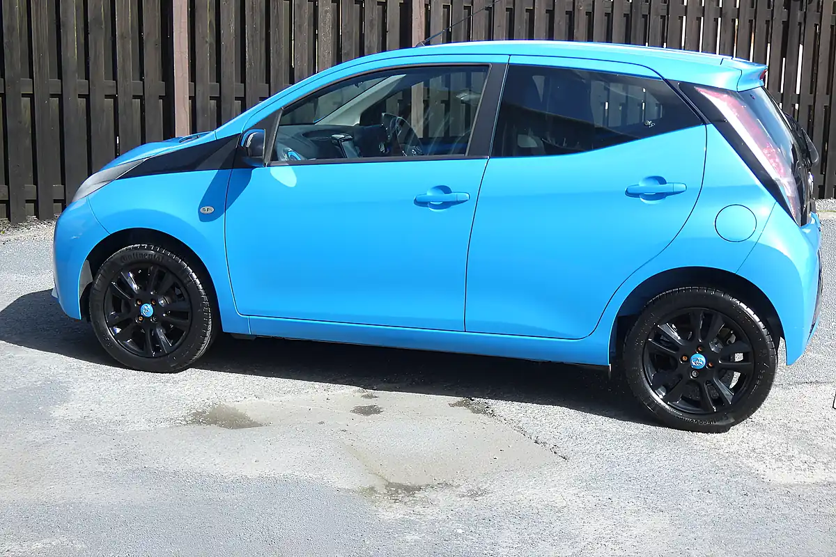 Used 2015 Toyota Aygo X-Cite 2 Blue - Interior and Exterior details 5