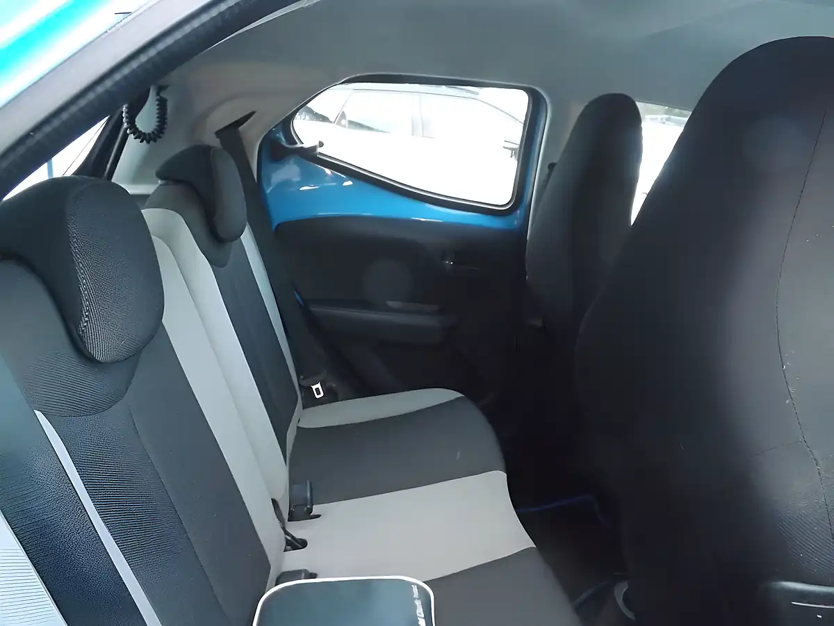 Used 2015 Toyota Aygo X-Cite Blue - Interior and Exterior details 10