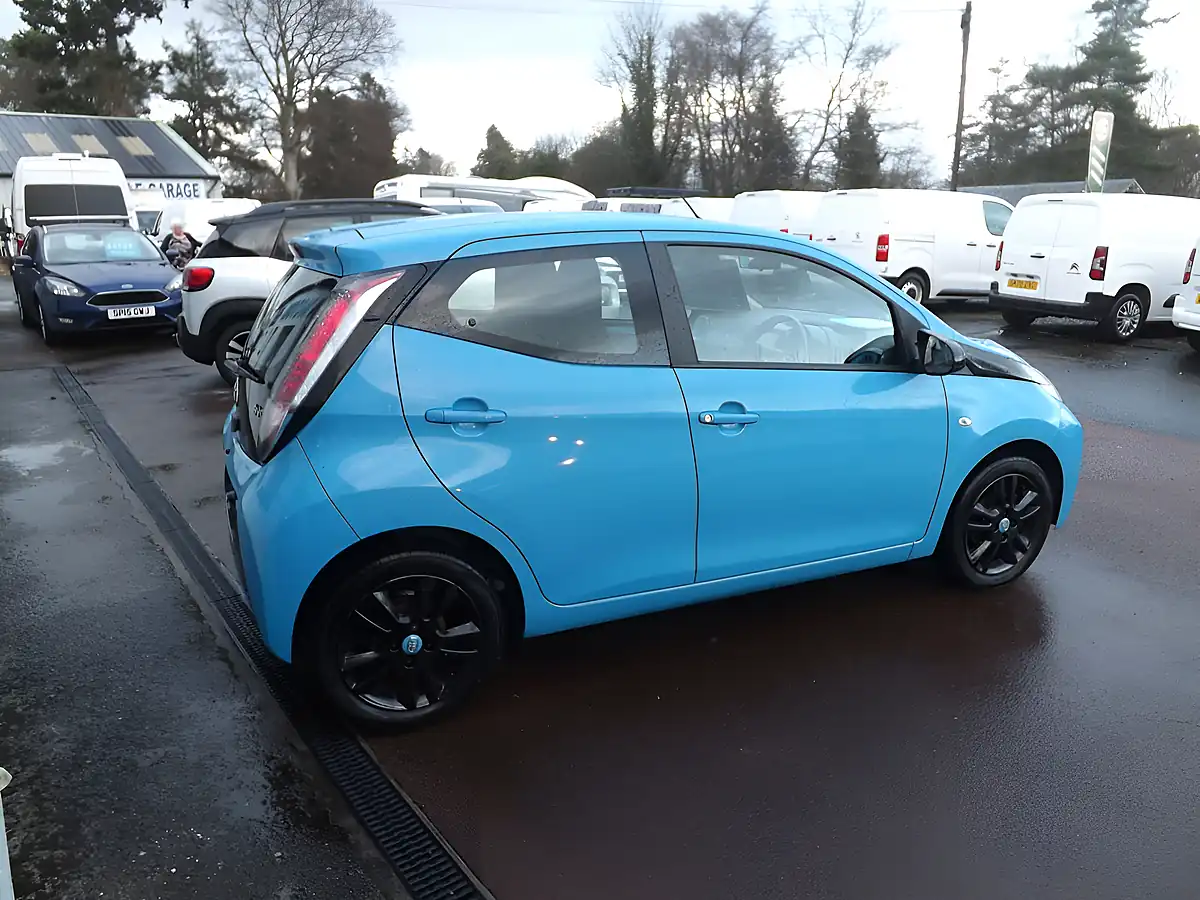 Used 2015 Toyota Aygo X-Cite Blue - Interior and Exterior details 4