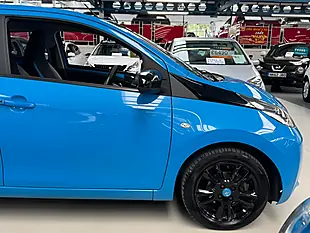 Used 2015 Toyota Aygo X-Cite Blue - Interior and Exterior details 10