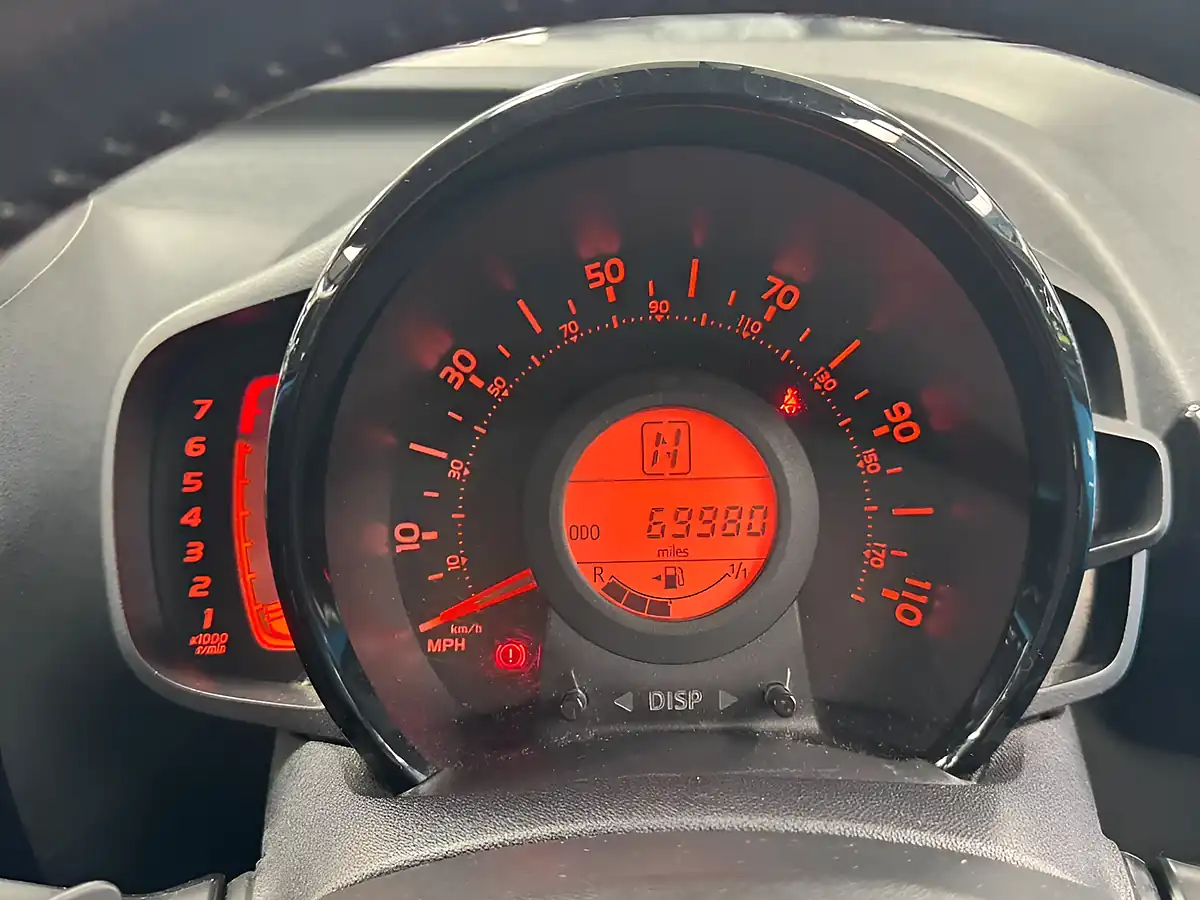 Used 2015 Toyota Aygo X-Cite Blue - Interior and Exterior details 16