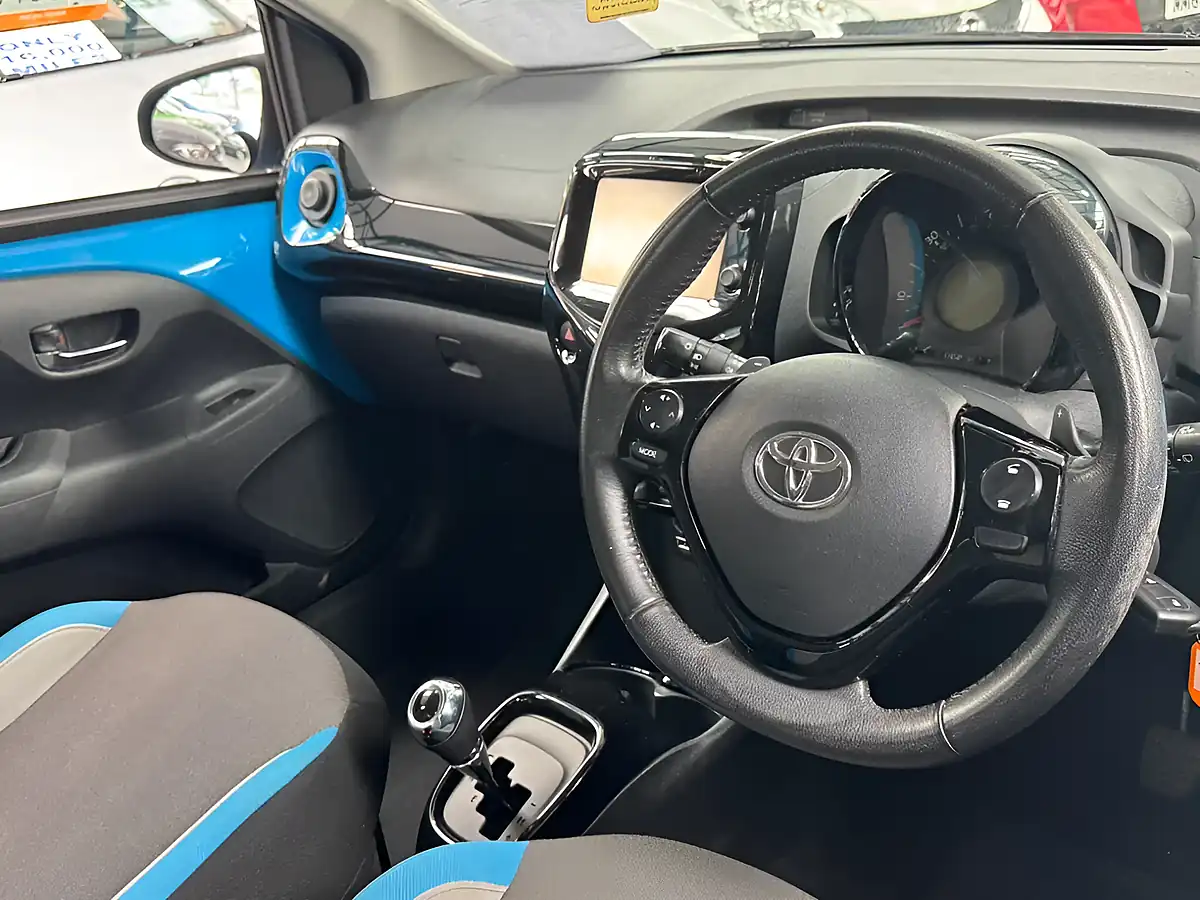 Used 2015 Toyota Aygo X-Cite Blue - Interior and Exterior details 17