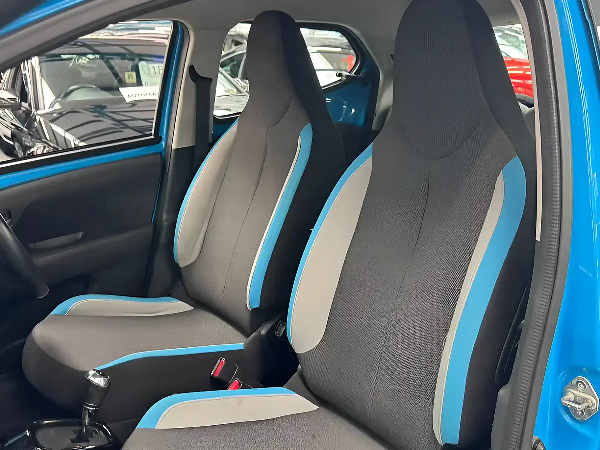 Used 2015 Toyota Aygo X-Cite Blue - Interior and Exterior details 18