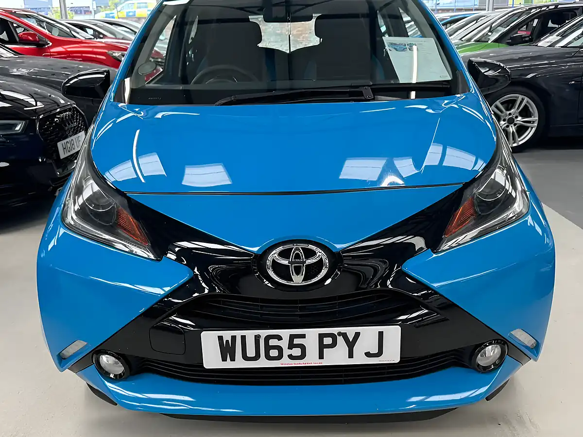 Used 2015 Toyota Aygo X-Cite Blue - Interior and Exterior details 3