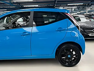 Used 2015 Toyota Aygo X-Cite Blue - Interior and Exterior details 9
