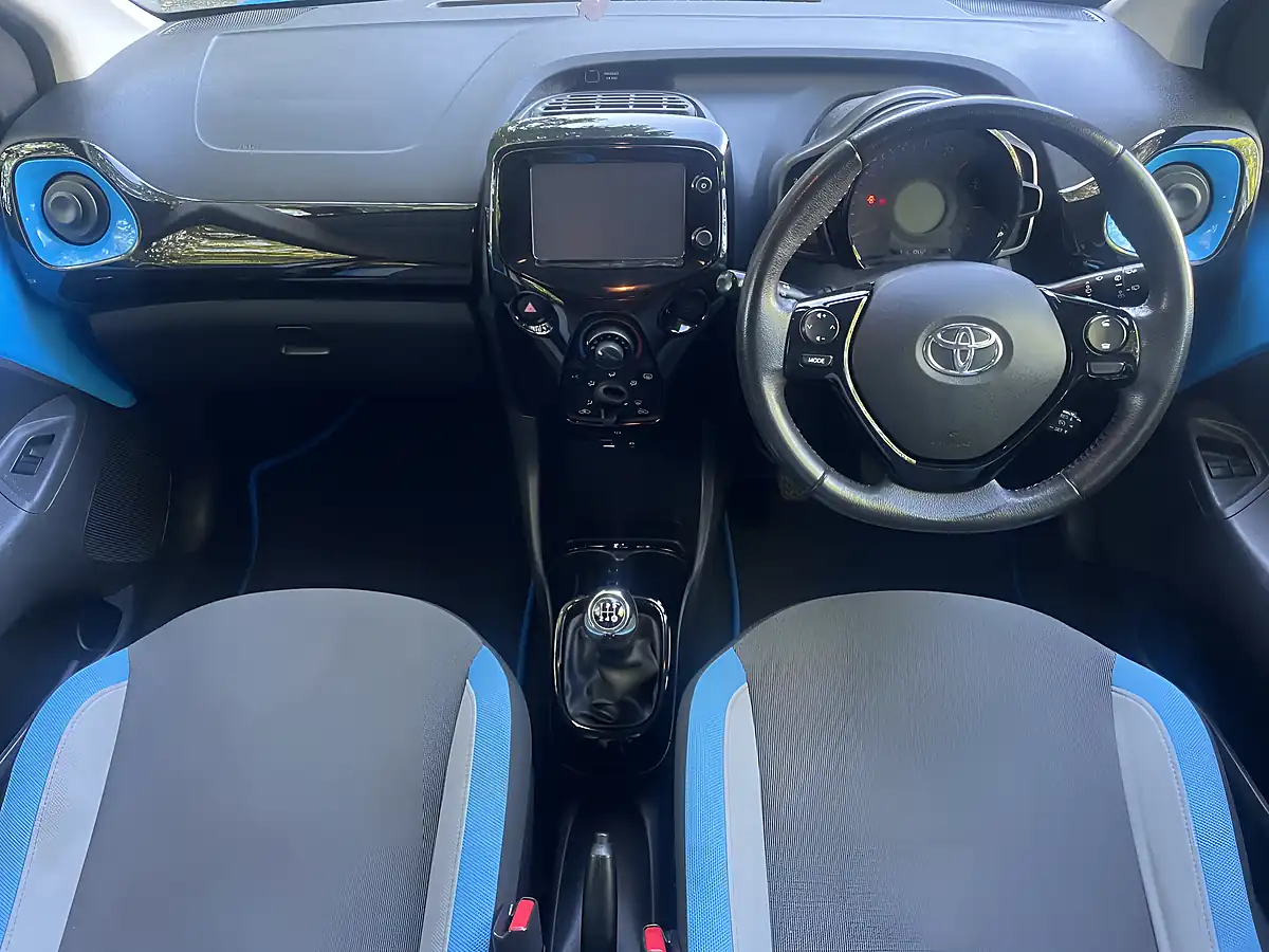 Used 2015 Toyota Aygo X-Cite Blue - Interior and Exterior details 10