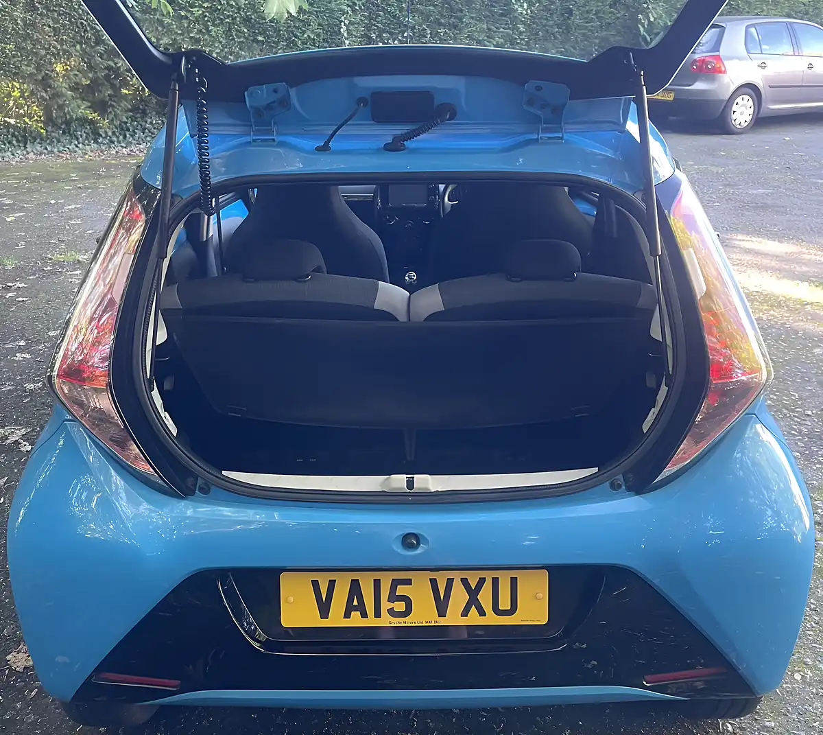 Used 2015 Toyota Aygo X-Cite Blue - Interior and Exterior details 13