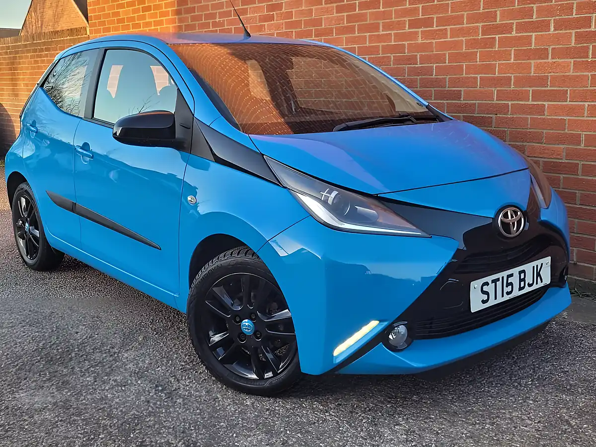Used 2015 Toyota Aygo X-Cite Blue - Interior and Exterior details 10