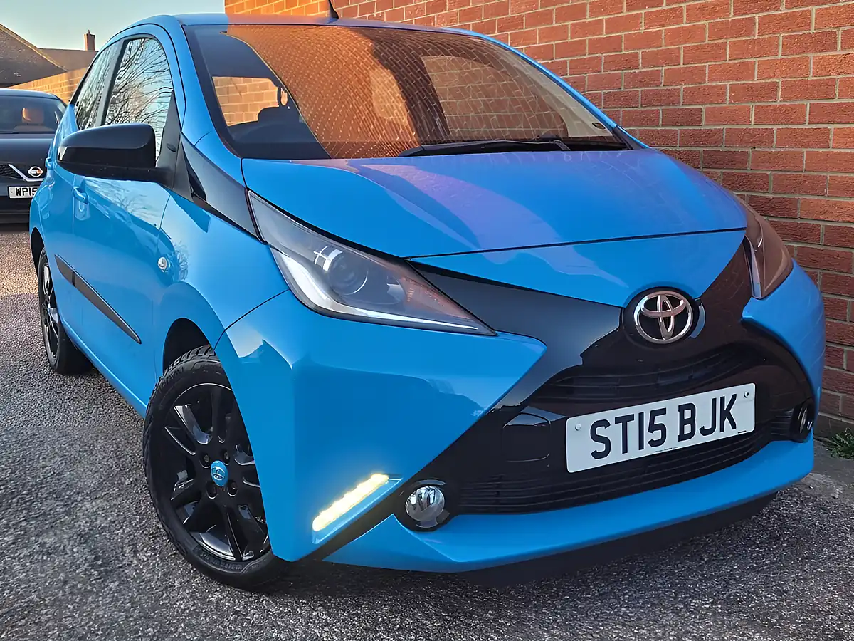 Used 2015 Toyota Aygo X-Cite Blue - Interior and Exterior details 11