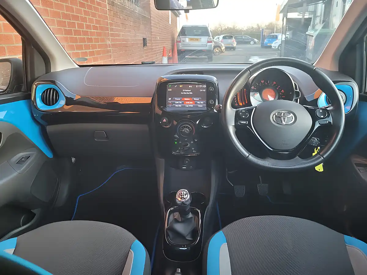 Used 2015 Toyota Aygo X-Cite Blue - Interior and Exterior details 18