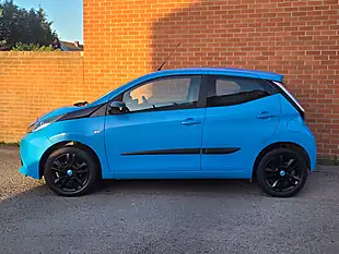 Used 2015 Toyota Aygo X-Cite Blue - Interior and Exterior details 2