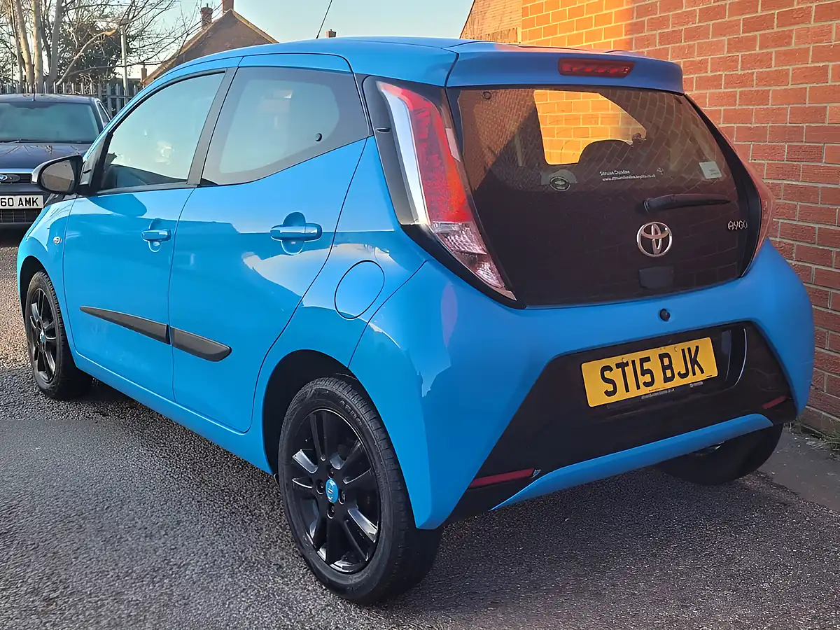 Used 2015 Toyota Aygo X-Cite Blue - Interior and Exterior details 3
