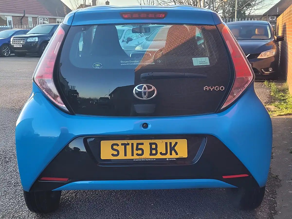 Used 2015 Toyota Aygo X-Cite Blue - Interior and Exterior details 4