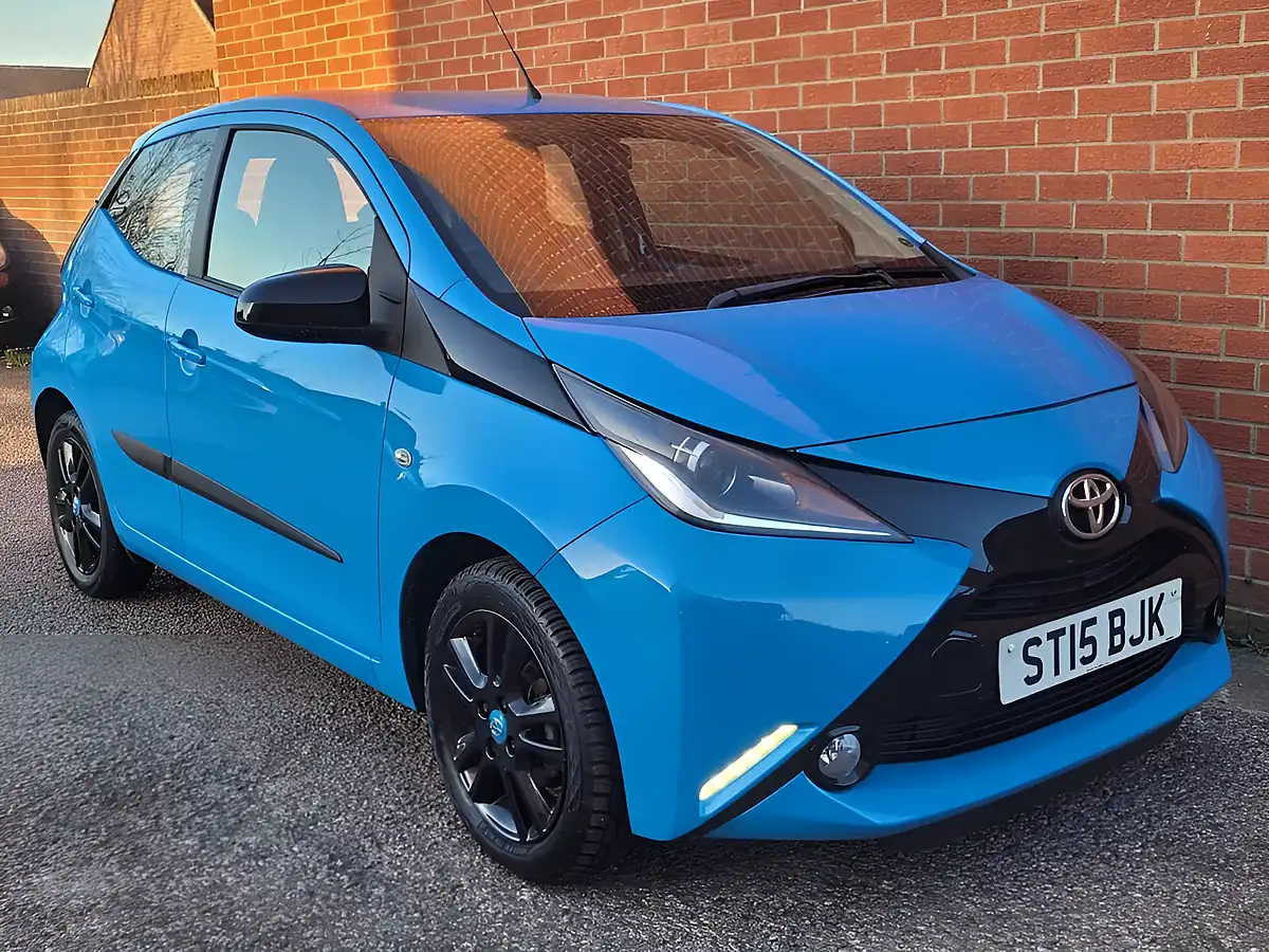 Used 2015 Toyota Aygo X-Cite Blue - Interior and Exterior details 8