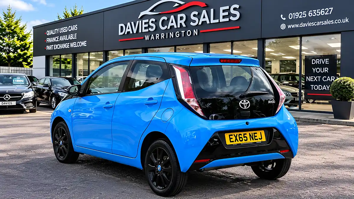 Used 2015 Toyota Aygo X-Cite Cyan Splash Blue - Interior and Exterior details 2