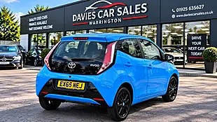 Used 2015 Toyota Aygo X-Cite Cyan Splash Blue - Interior and Exterior details 3