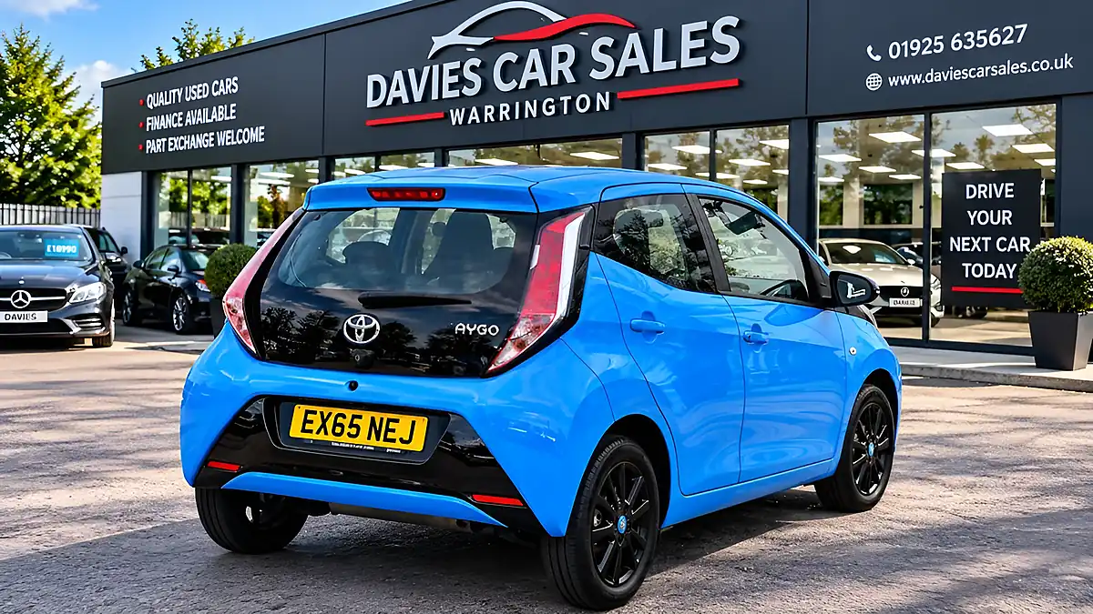 Used 2015 Toyota Aygo X-Cite Cyan Splash Blue - Interior and Exterior details 3