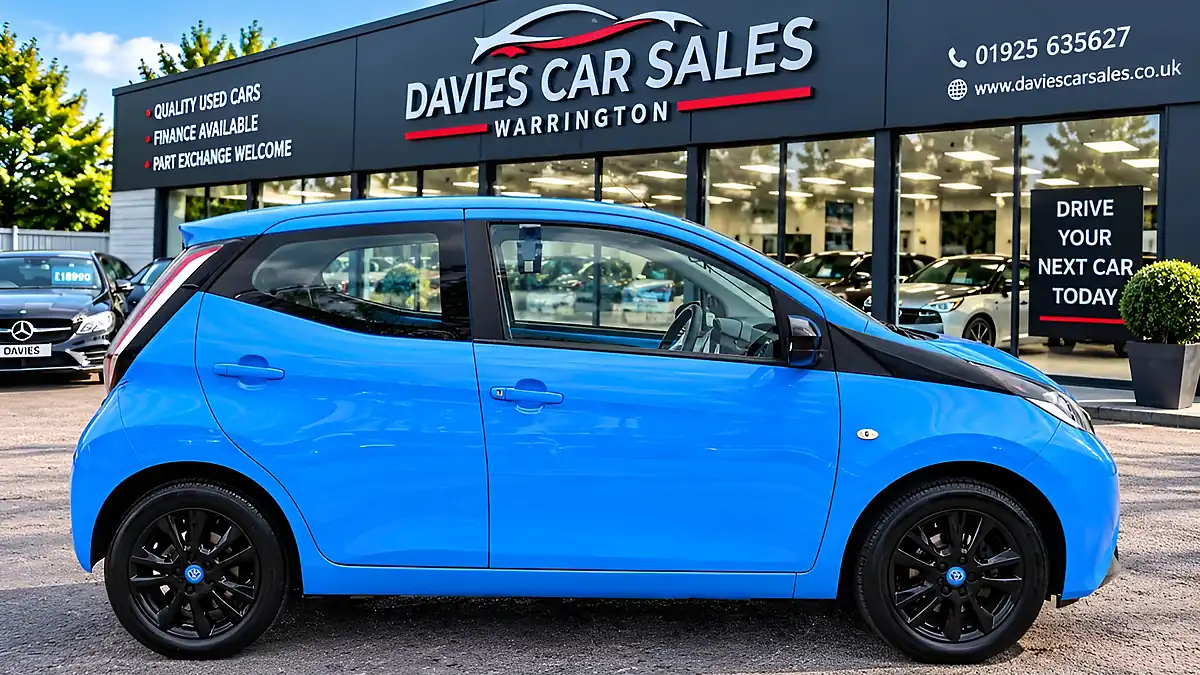 Used 2015 Toyota Aygo X-Cite Cyan Splash Blue - Interior and Exterior details 4