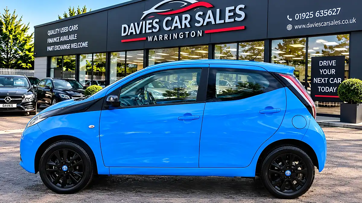 Used 2015 Toyota Aygo X-Cite Cyan Splash Blue - Interior and Exterior details 5