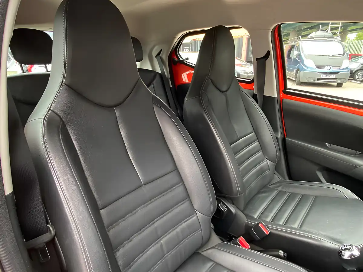 Used 2015 Toyota Aygo X-Cite Orange - Interior and Exterior details 13