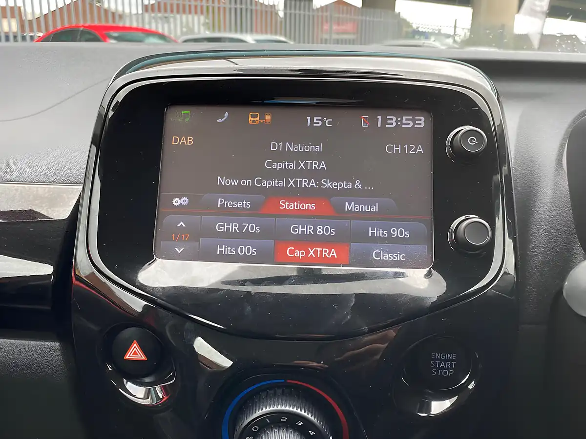 Used 2015 Toyota Aygo X-Cite Orange - Interior and Exterior details 16