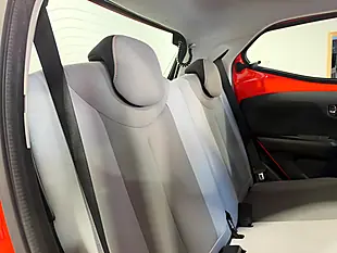 Used 2015 Toyota Aygo X-Cite Orange - Interior and Exterior details 11