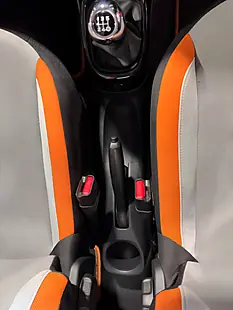 Used 2015 Toyota Aygo X-Cite Orange - Interior and Exterior details 15