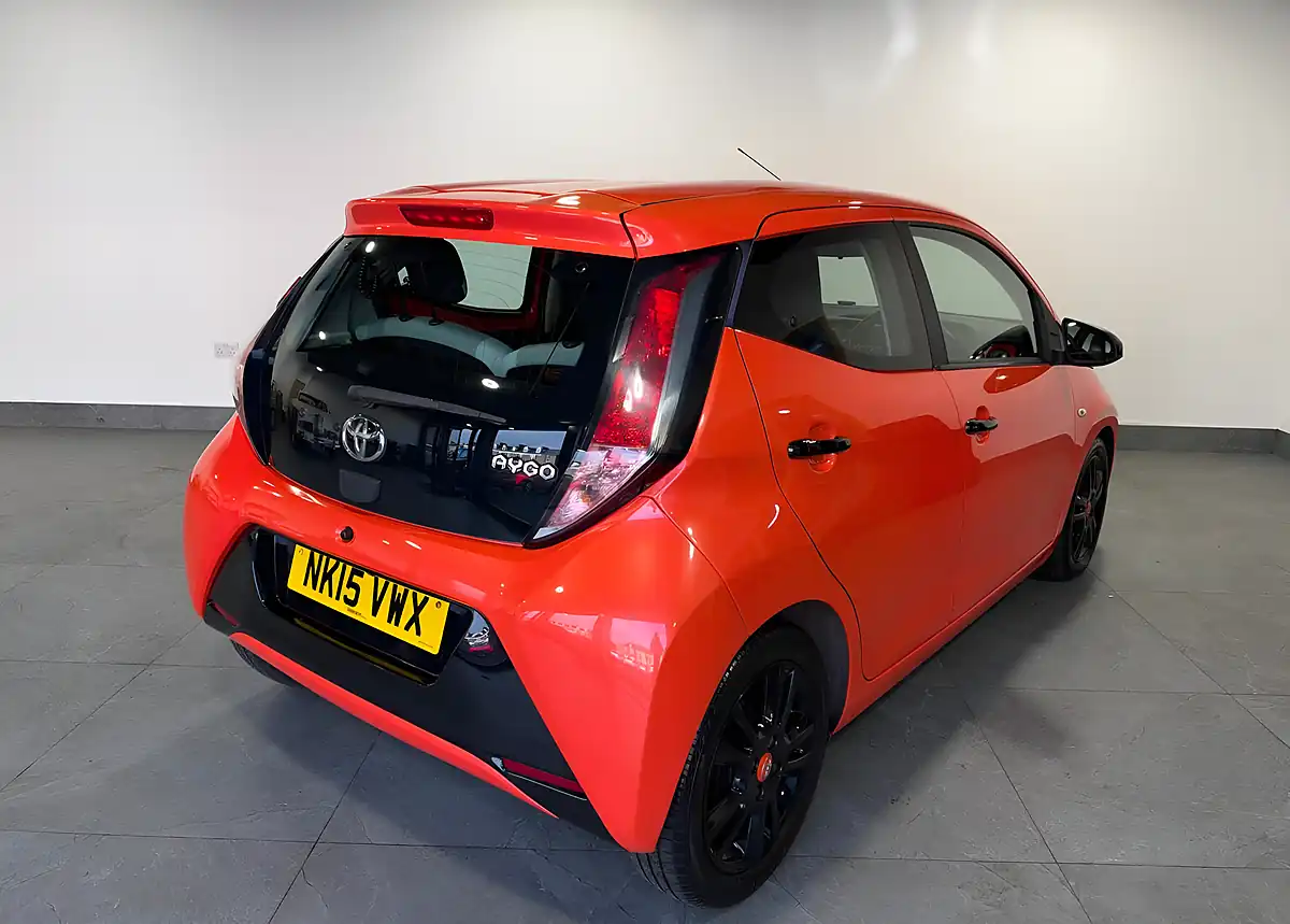 Used 2015 Toyota Aygo X-Cite Orange - Interior and Exterior details 3