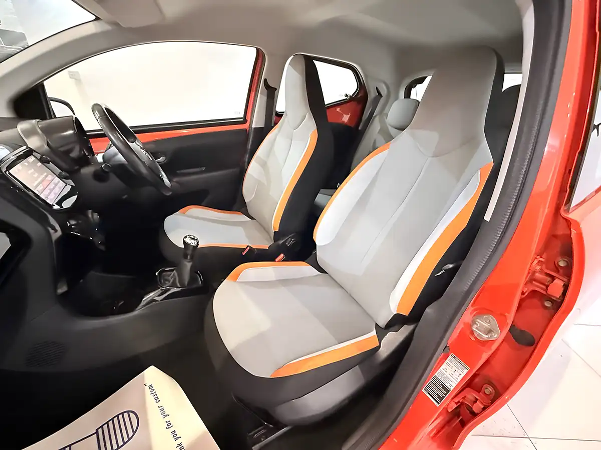 Used 2015 Toyota Aygo X-Cite Orange - Interior and Exterior details 13