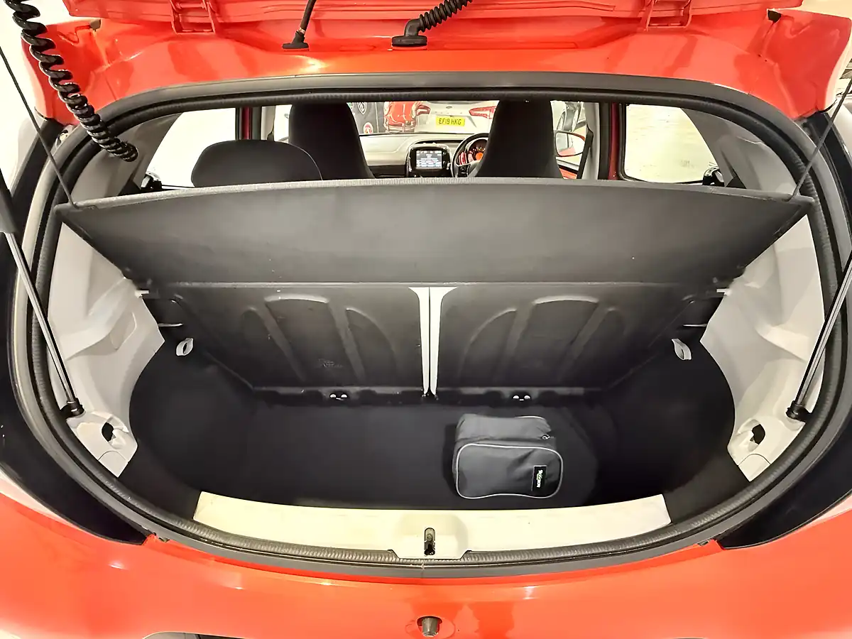 Used 2015 Toyota Aygo X-Cite Orange - Interior and Exterior details 16