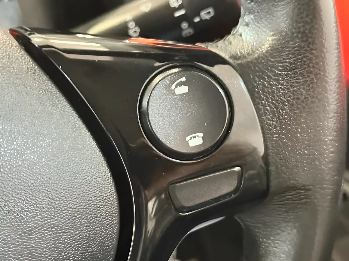 Used 2015 Toyota Aygo X-Cite Orange - Interior and Exterior details 20