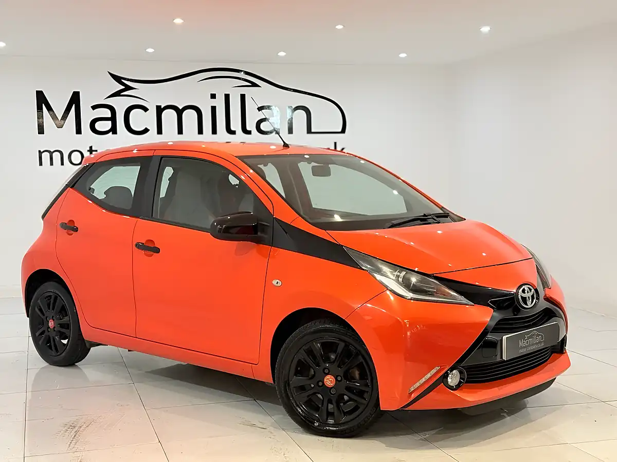 Used 2015 Toyota Aygo X-Cite Orange - Interior and Exterior details 3