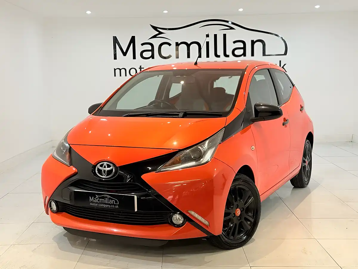 Used 2015 Toyota Aygo X-Cite Orange - Interior and Exterior details 4