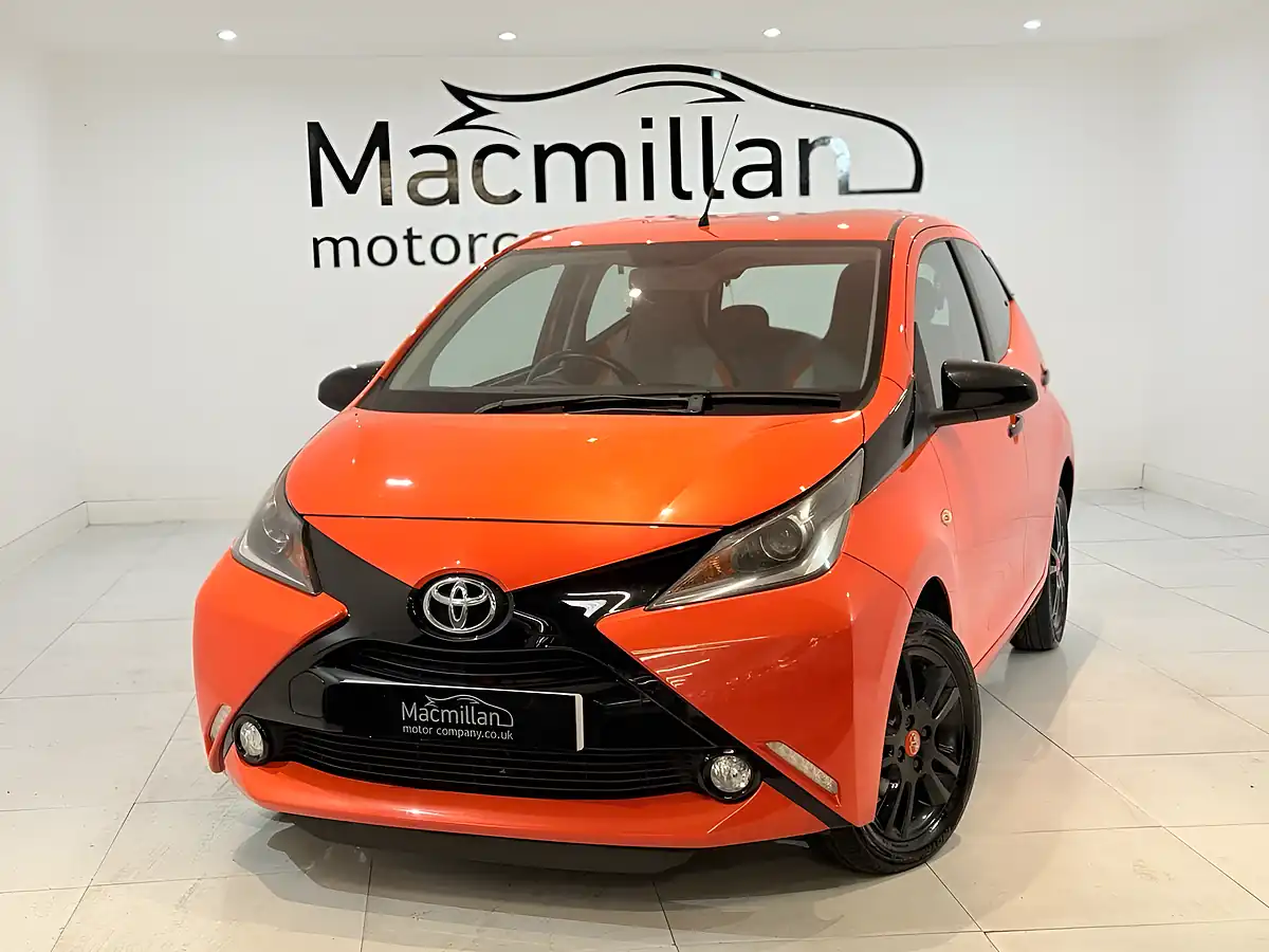 Used 2015 Toyota Aygo X-Cite Orange - Interior and Exterior details 5