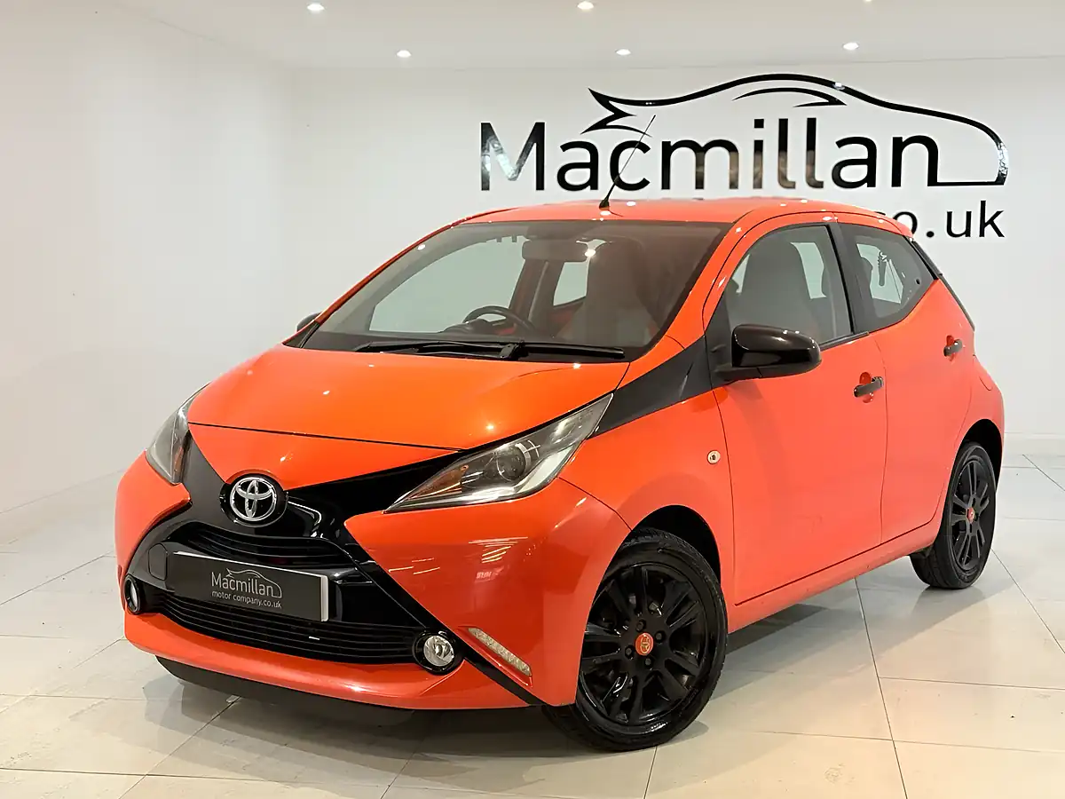 Used 2015 Toyota Aygo X-Cite Orange - Interior and Exterior details 6