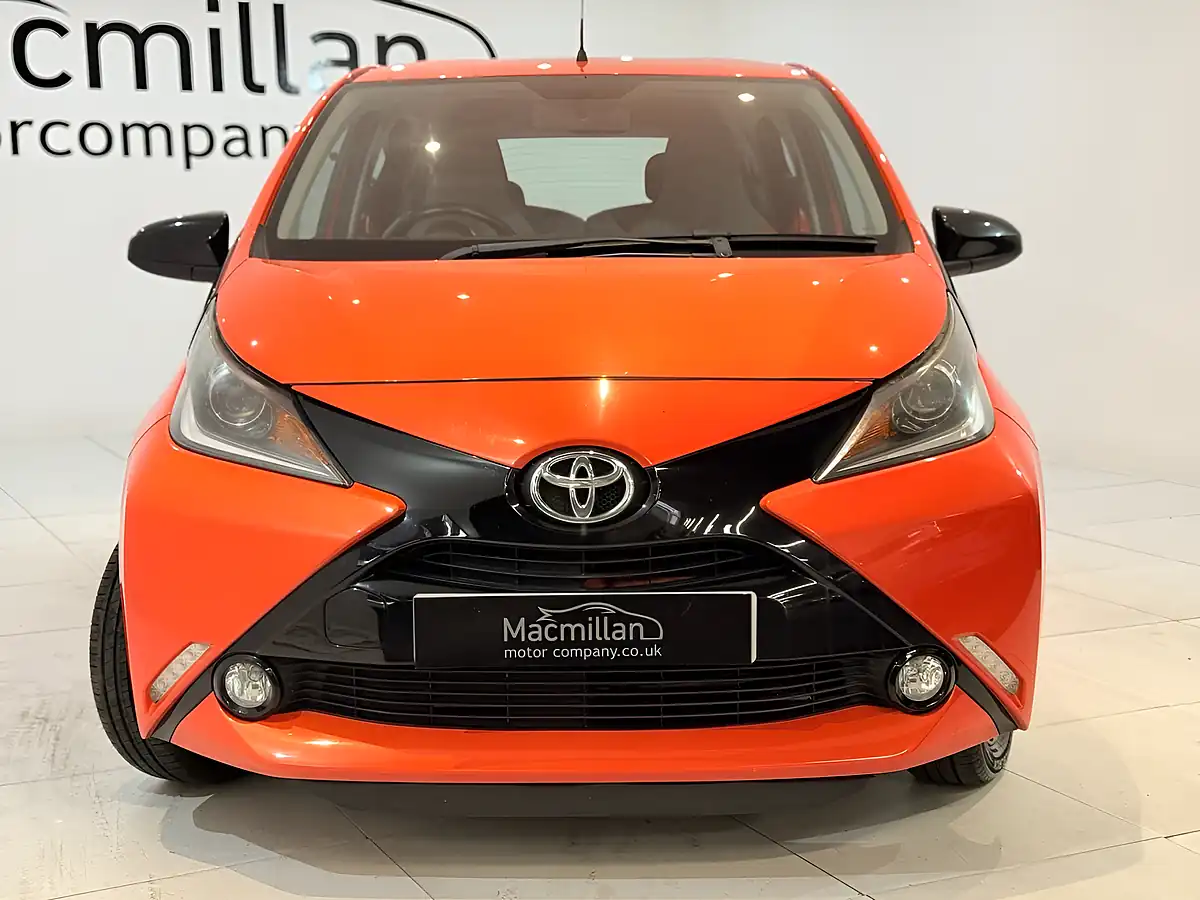 Used 2015 Toyota Aygo X-Cite Orange - Interior and Exterior details 7