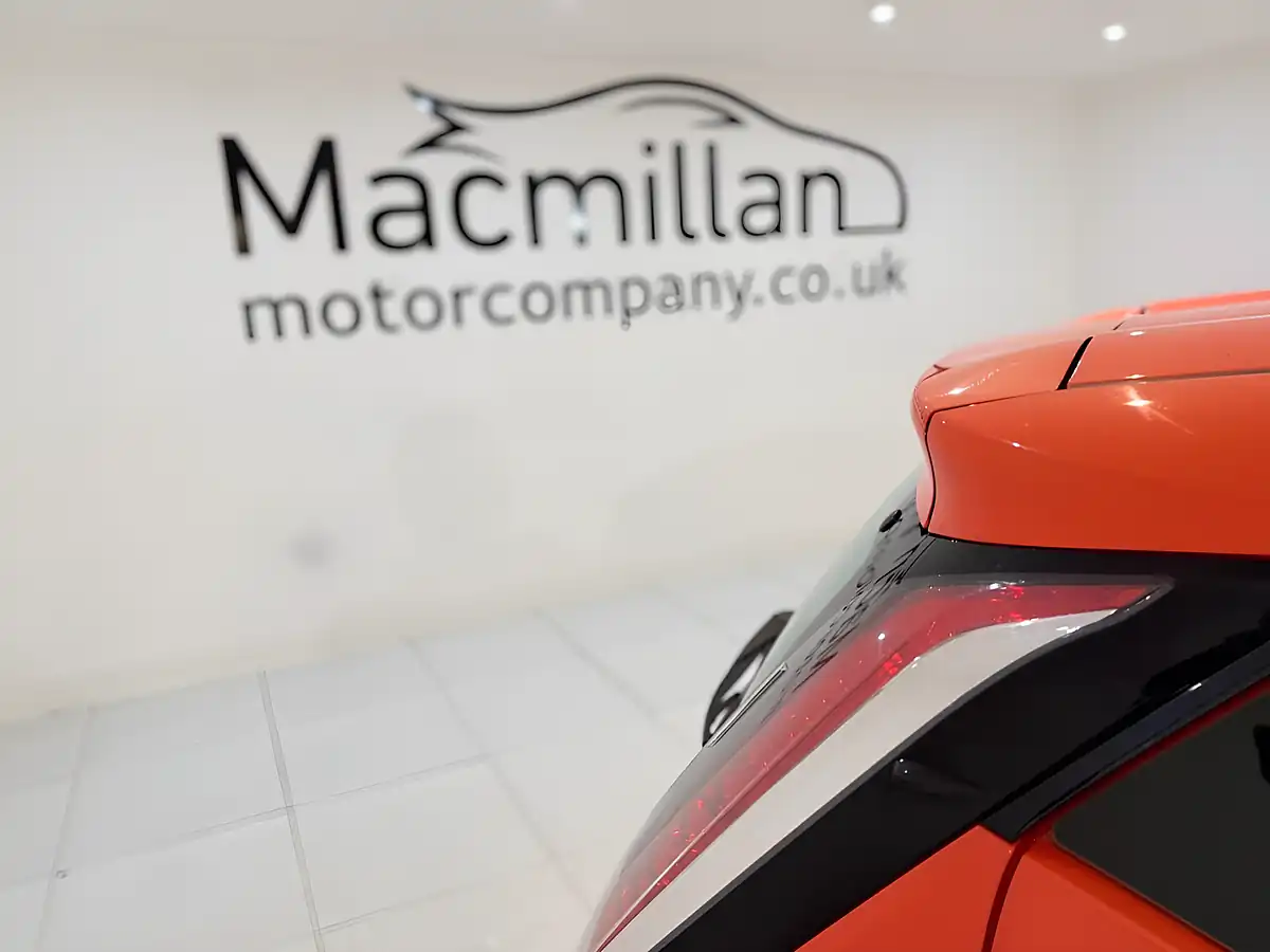 Used 2015 Toyota Aygo X-Cite Orange - Interior and Exterior details 8