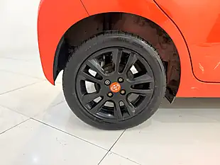 Used 2015 Toyota Aygo X-Cite Orange - Interior and Exterior details 9
