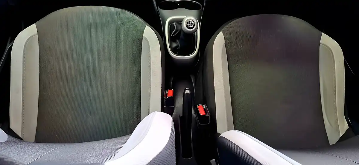 Used 2015 Toyota Aygo X-Play Blue - Interior and Exterior details 17