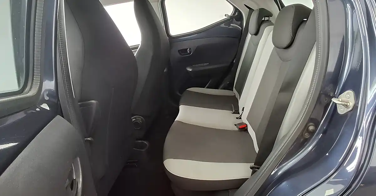 Used 2015 Toyota Aygo X-Play Blue - Interior and Exterior details 19