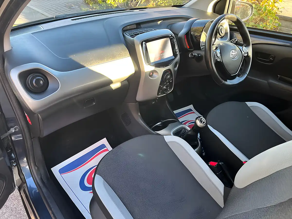 Used 2015 Toyota Aygo X-Play Blue - Interior and Exterior details 11