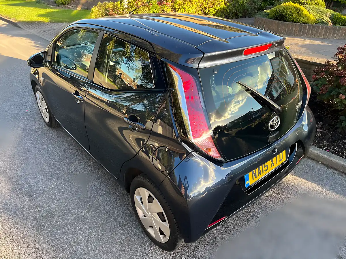 Used 2015 Toyota Aygo X-Play Blue - Interior and Exterior details 4