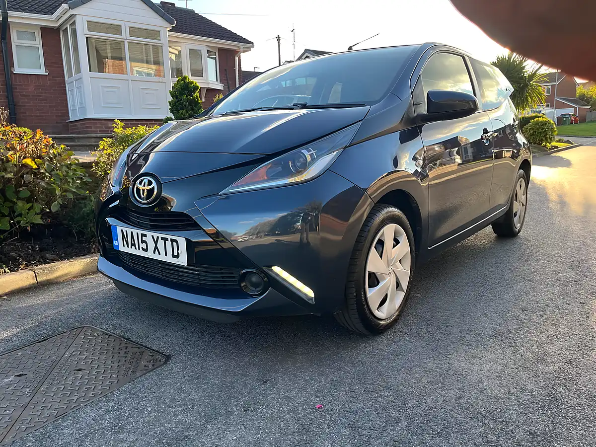 Used 2015 Toyota Aygo X-Play Blue - Interior and Exterior details 7