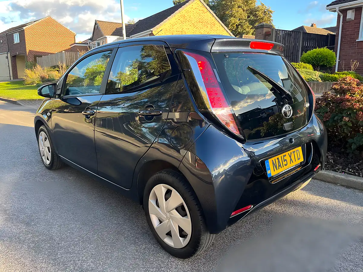 Used 2015 Toyota Aygo X-Play Blue - Interior and Exterior details 8