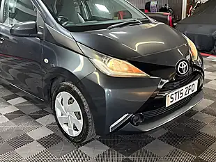 Used 2015 Toyota Aygo X-Play Grey - Interior and Exterior details 12
