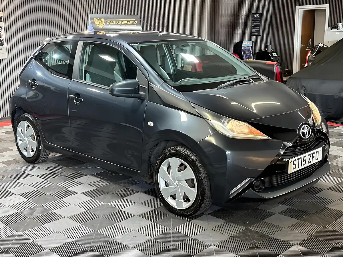 Used 2015 Toyota Aygo X-Play Grey - Interior and Exterior details 2